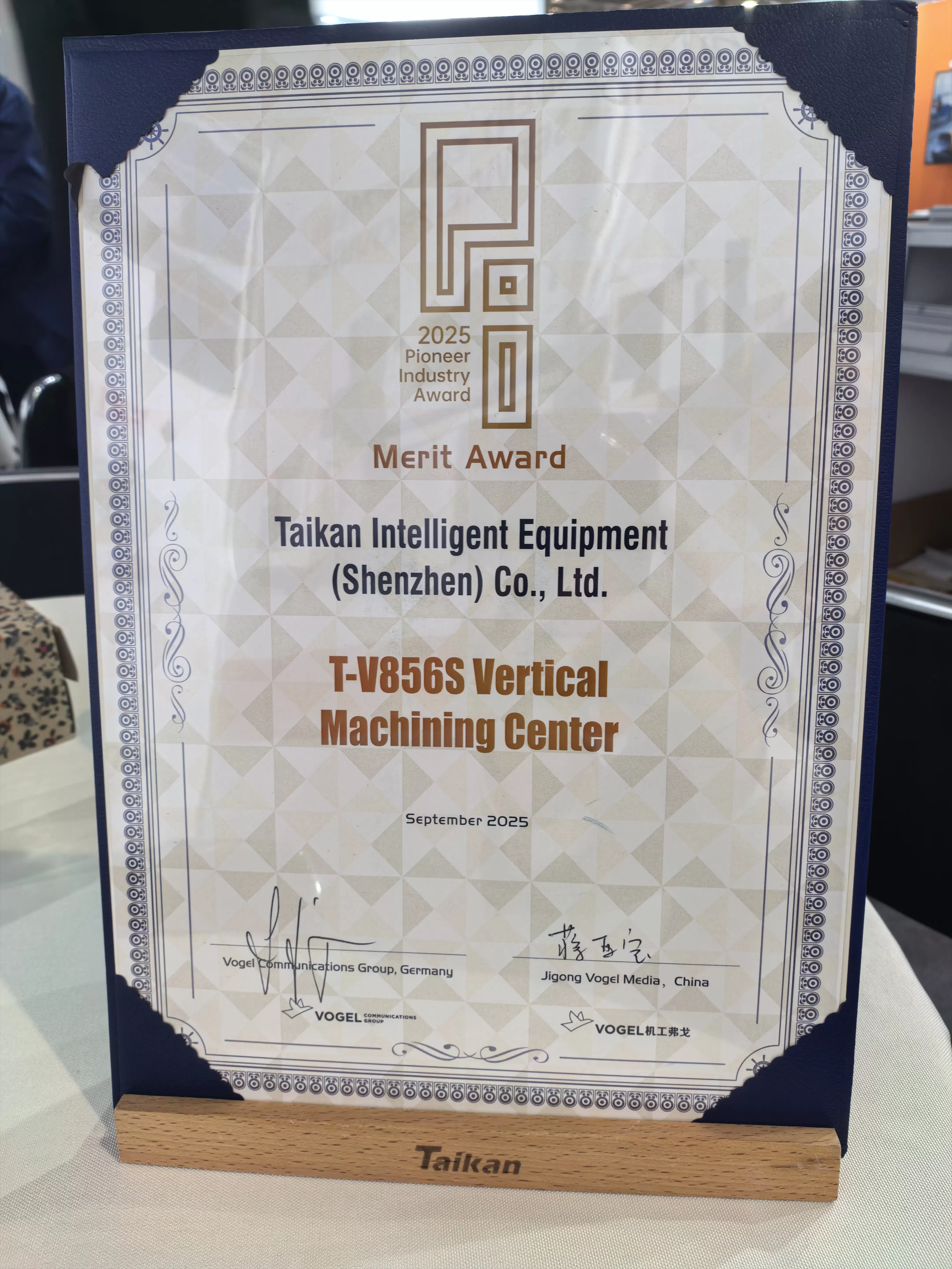 Taikan T-V856S VMC ha sido galardonado con el Vogel Global Pioneer Award.